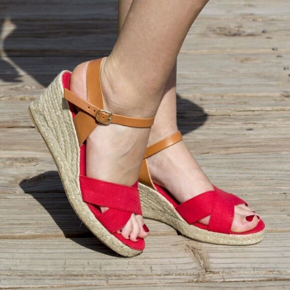 ✨ Women’s BCBGeneration Vanessa Espadrille ✨ - Picture 1 of 8